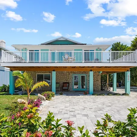 Go To The Beach From Expansive Heated Pool Home